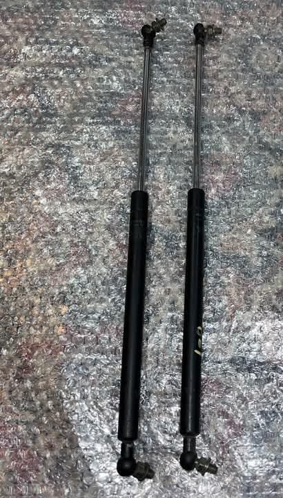 Mark II JZX100 Hood Lift Support(Gas Strut).